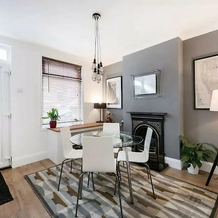 Cambridge House - Modern 2 Bedroom House, Close To Luton Airport & Town Centre Екстериор снимка