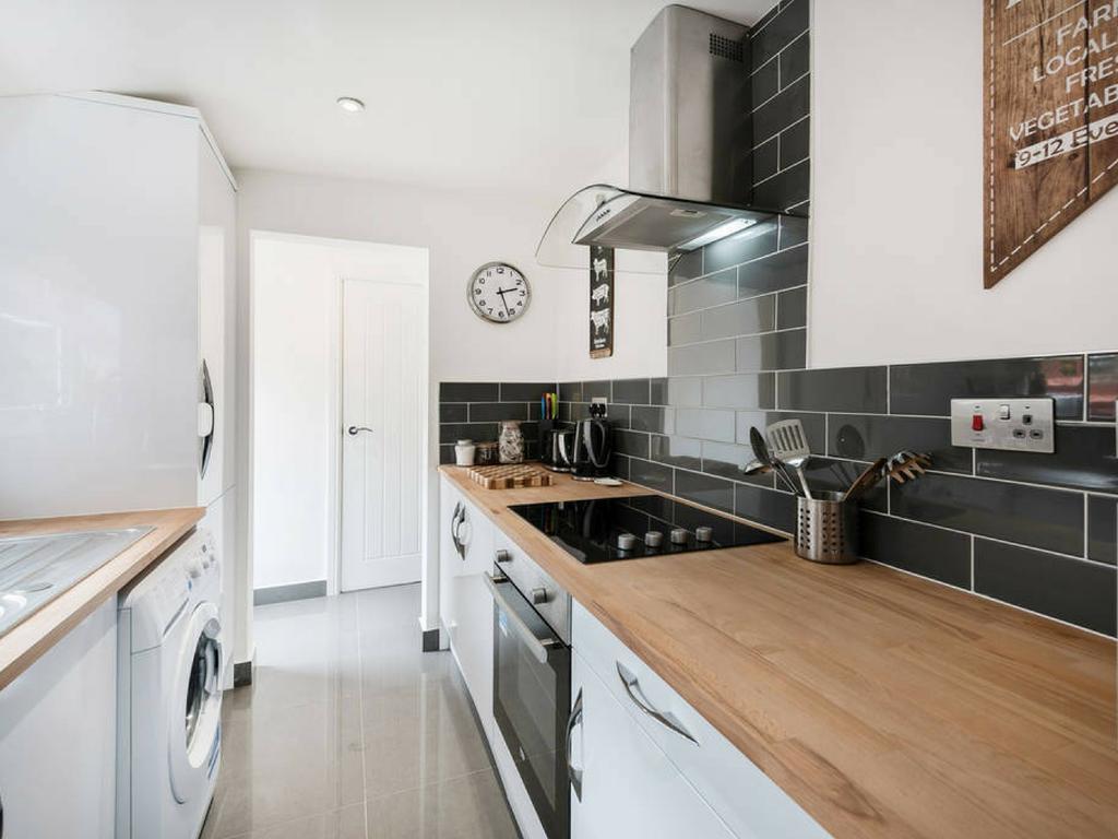 Cambridge House - Modern 2 Bedroom House, Close To Luton Airport & Town Centre Екстериор снимка