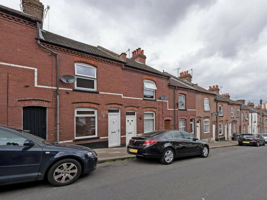Cambridge House - Modern 2 Bedroom House, Close To Luton Airport & Town Centre Екстериор снимка