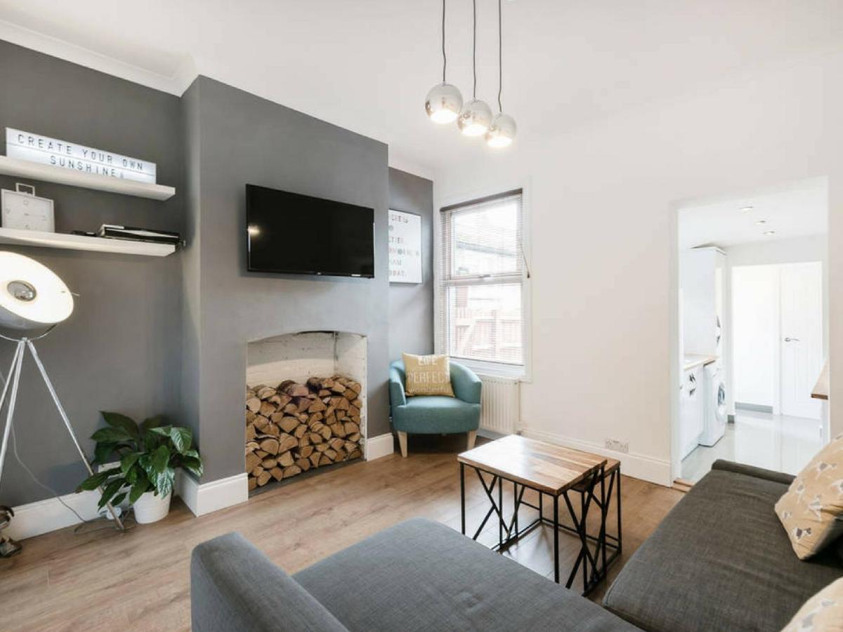 Cambridge House - Modern 2 Bedroom House, Close To Luton Airport & Town Centre Екстериор снимка